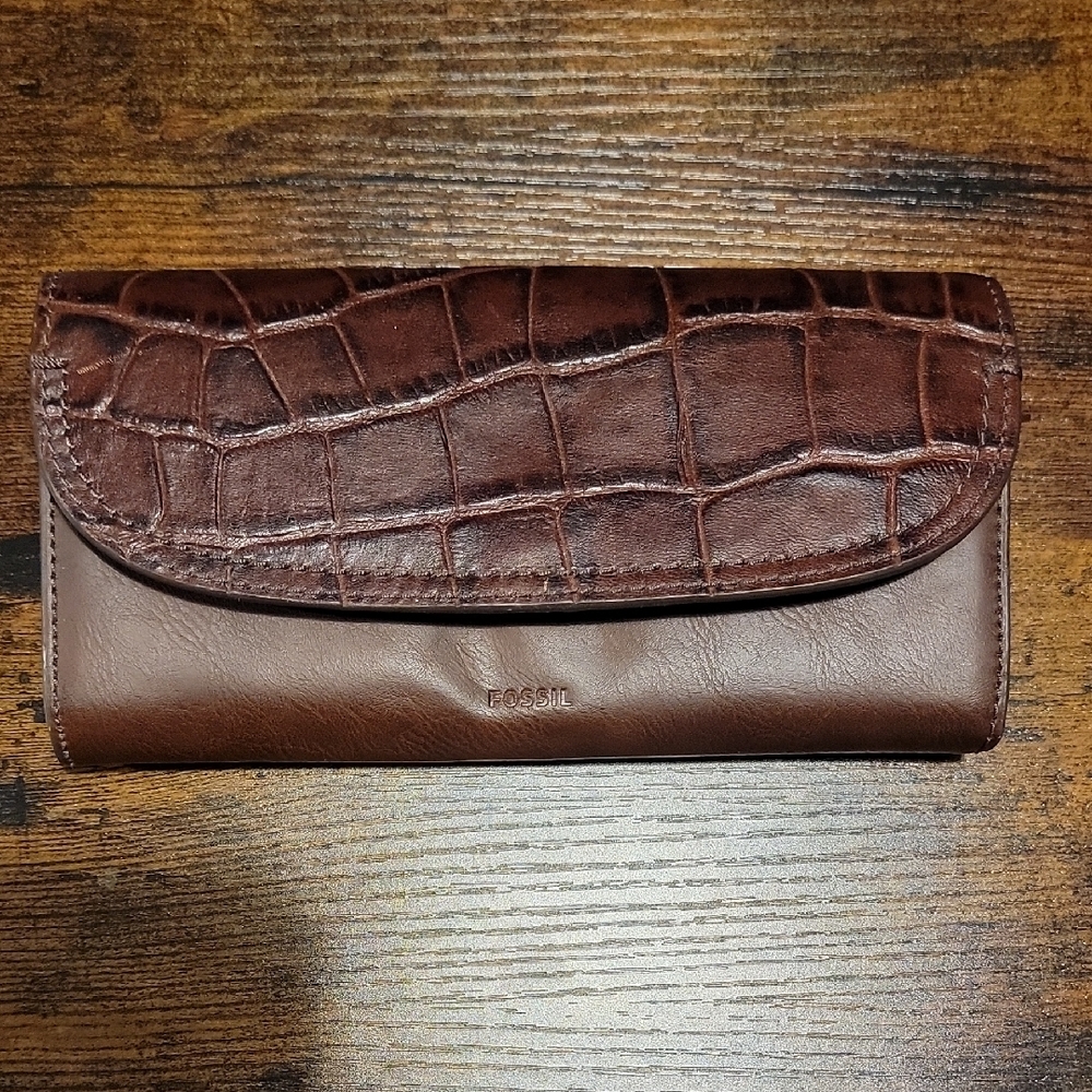 Fossil Brown Croc-Embossed Wallet